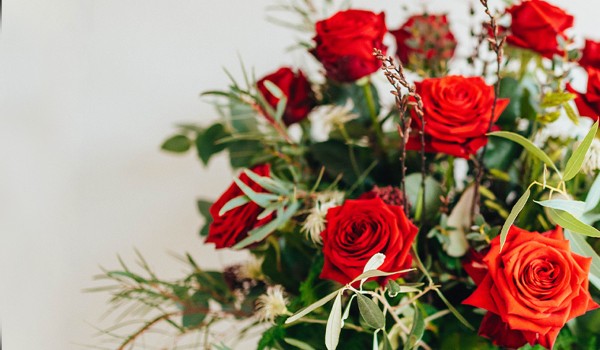 Vase Arrangement of Red Roses - Image 4