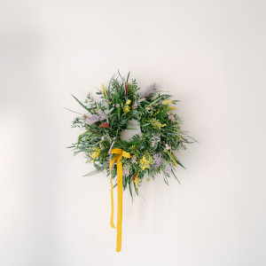 DIY spring wreath