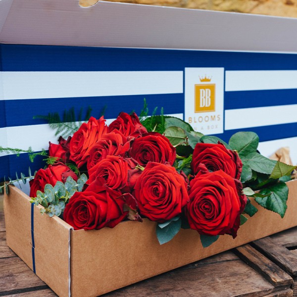 Valentine's Box of Red Roses - Image 4