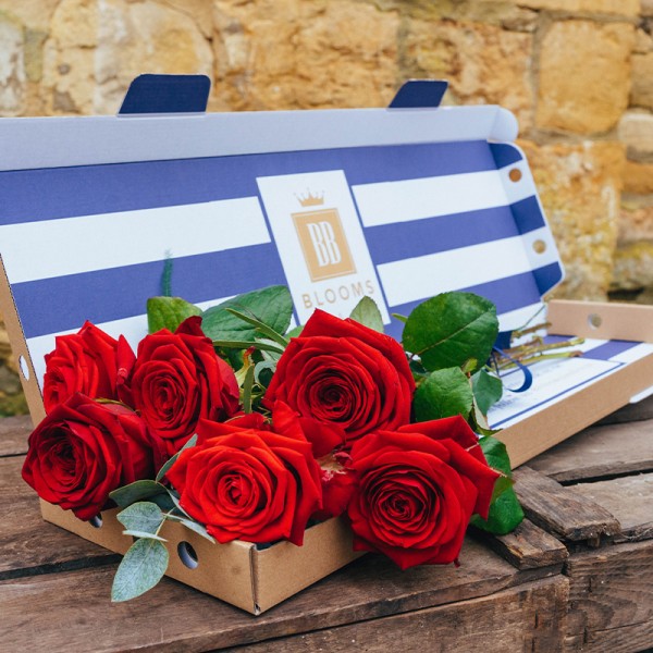Valentine's Box of Red Roses - Image 5